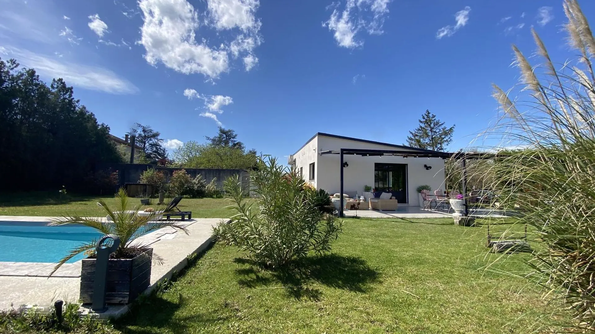 Le Galinie Chic'Art. Un Bel Atelier Avec Piscine Villa Carpentras Frankrijk
